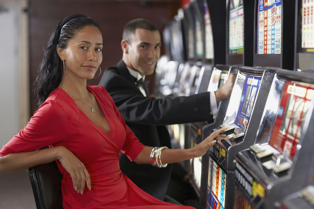 buena pareja de argentinos esta jugando a casinos online Argentina en pesos