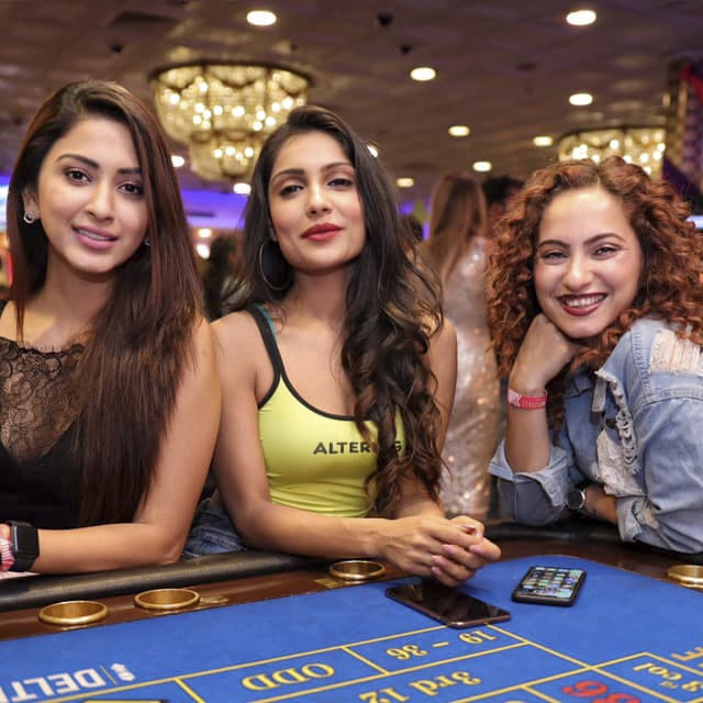 Casino online bono por registro sin deposito chicas a la mesa